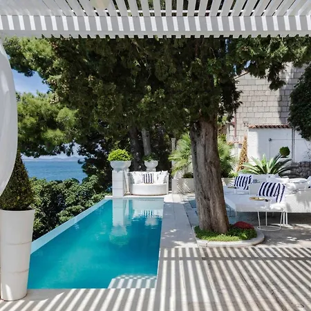 Villa Seafront Sea Diamant For 7 Guests *