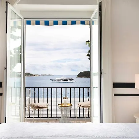 Seafront Sea Diamant For 7 Guests Villa Ragusa