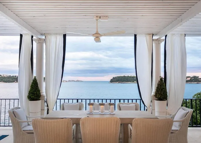 Villa Seafront Sea Diamant For 7 Guests *