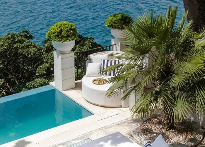 Villa Seafront Sea Diamant For 7 Guests